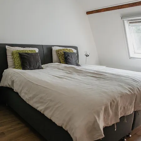 Op Niveau, Voor 1-6 Personen Geschikt Апартаменты